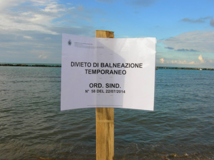 divieto temporaneo di balneazione a Falconara