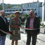 Il taglio del nastro per l'inaugurazione del negozio Xilema ad Ancona