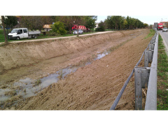 lavori al fosso di via Fornaci, a Marina di Montemarciano