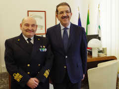 L’Ammiraglio Gerald Talarico e il presidente del consiglio regionale Vittoriano Solazzi