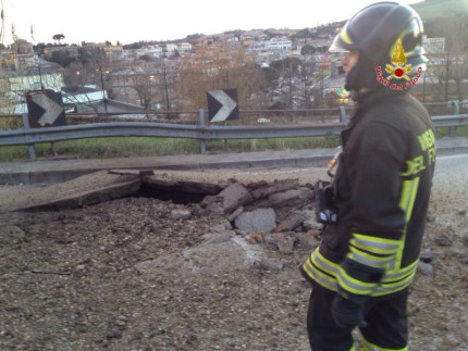 Fuga di gas in via Brecce Bianche ad Ancona