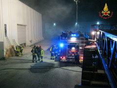 Vigili del Fuoco al lavoro a Jesi per un incendio