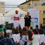 Show in piazza a Senigallia con Fosforo (ph. Gianluca Rocchetti)