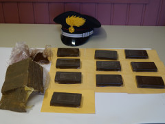 La droga sequestrata dopo l'arresto effettuato dai Carabinieri di Jesi ad Ancona