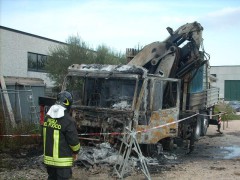 Incendio mezzo a Maiolati Spontini