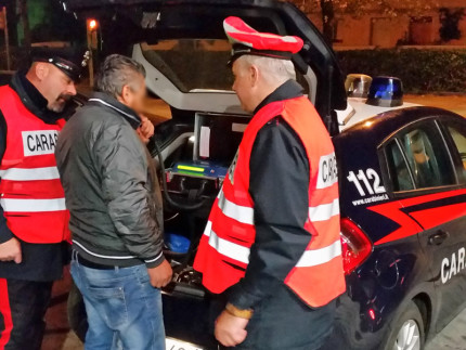 L'uomo sottoposto all'etilometro dai Carabinieri