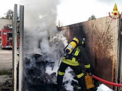 Incendio a Cerreto d'Esi