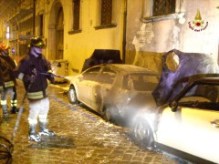 Incendio auto a Jesi