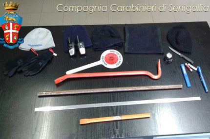 Il kit dei ladri per i furti in abitazione messo a sequestro dai Carabinieri di Montemarciano