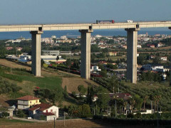 Il viadotto dell'autostrada A14 del Salinello, a Giulianova (Teramo)