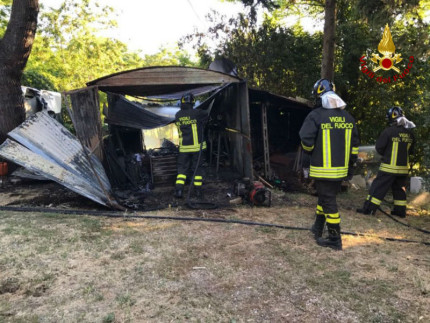 Capanno incendiato a Senigallia