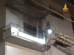 Incendio in un palazzo di Ancona