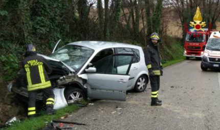 schianto ad Osimo, grave un ragazzo