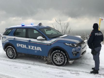 Polizia, neve
