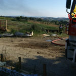 Vasto incendio in un campo a Montemarciano