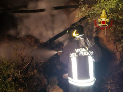 Incendio in una rimessa di fieno a Fabriano