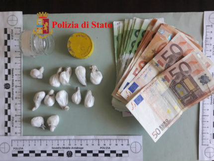 Arresto per spaccio di cocaina