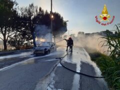 Incendio di un'automobile a Numana