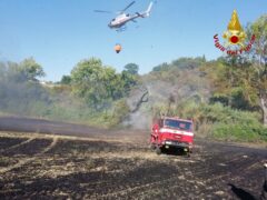 Incendio nelle campagne di Osimo