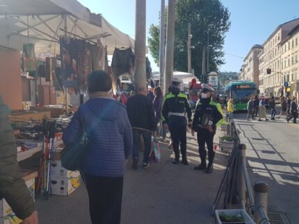 Controlli della Polizia Locale nei mercati di Ancona