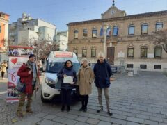 Pulmino per il trasporto di persone fragili
