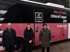 Autobus celebrativo per il Giro d'Italia