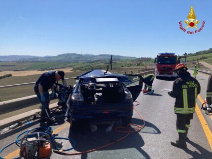 Frontale sulla Statale Adriatica a Falconara