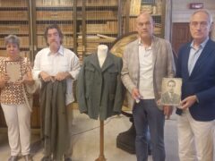 Familiari di Eraclio Cappannini insieme al sindaco di Jesi Bacci