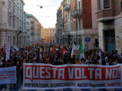 Corteo "Basta pagare!" ad Ancona