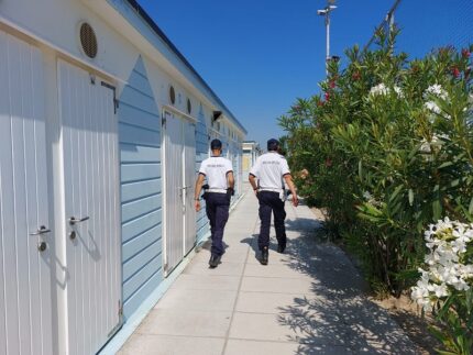 Controlli in spiaggia della Polizia Locale di Falconara