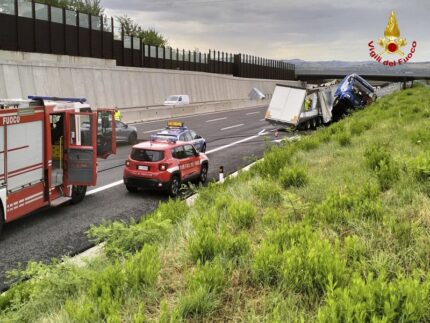 Incidente nei pressi del casello autostradale di Montemarciano