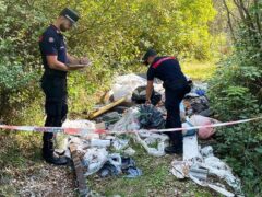 Rifiuti edili abbandonati nel Parco della Gola della Rossa e di Frasassi