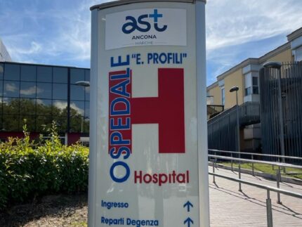 Ingresso dell'ospedale "Profili" di Fabriano