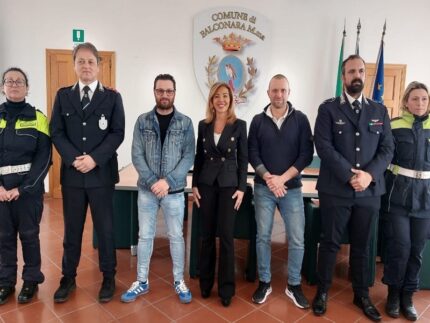 Falconara, ricevuti in comune i due uomini che hanno permesso di identificare gli autori di una rapina