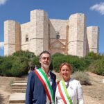 Sindaci di Jesi e Andria davanti a Castel del Monte