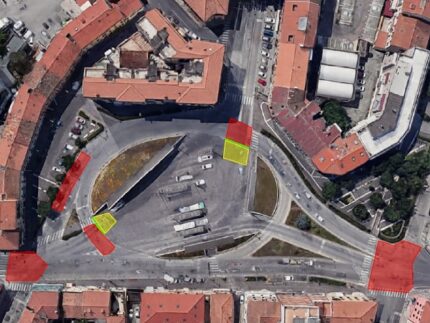 Lavori in piazza Ugo Bassi ad Ancona