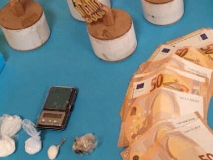 Denunce per spaccio e detenzione di esplosivi