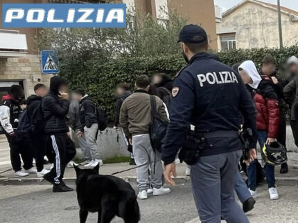 Controlli di Polizia con Cinofili