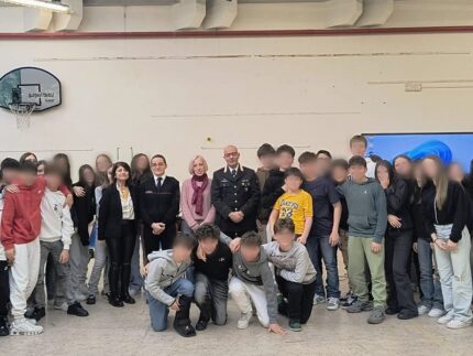 Studenti dello "Scocchera" di Ancona incontrano i Carabinieri