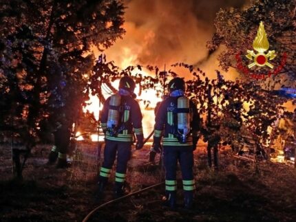 Incendio di un trattore a Castelplanio