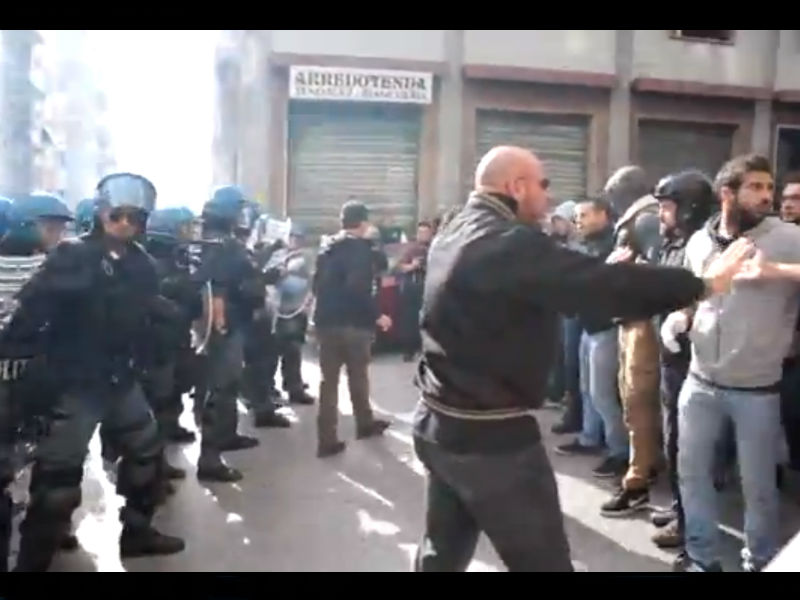 Scontri ad Ancona tra manifestanti e polizia