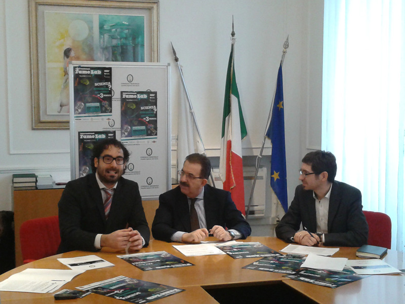 Presentazione di Famelab 2014 ad Ancona: da sx, Mattia Crivellini, Vittoriano Solazzi e Silvio Cardinali