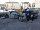 Rifiuti in via De Gasperi