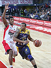 Derby delle Marche tra Fabi Shoes Montegranaro e Scavolini Siviglia Pesaro